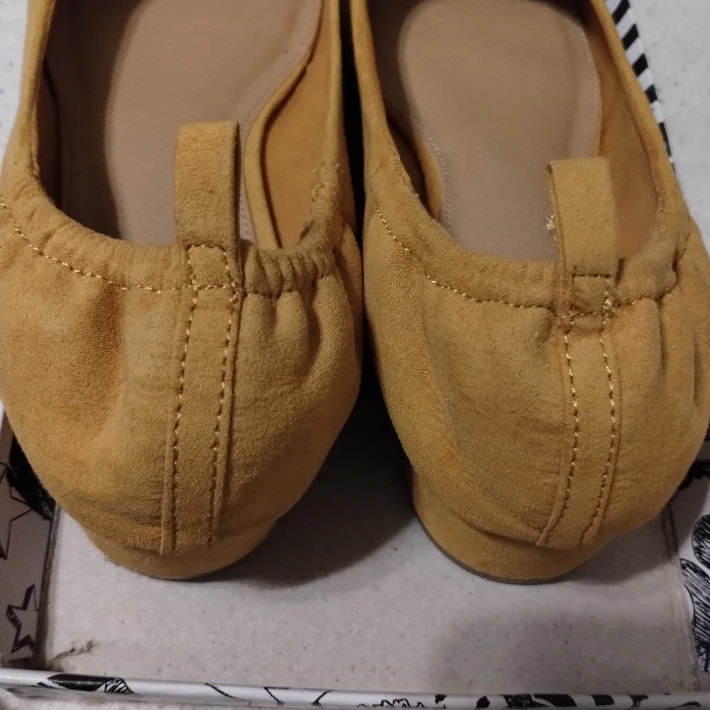 Shoes - Picture 5 of 8
